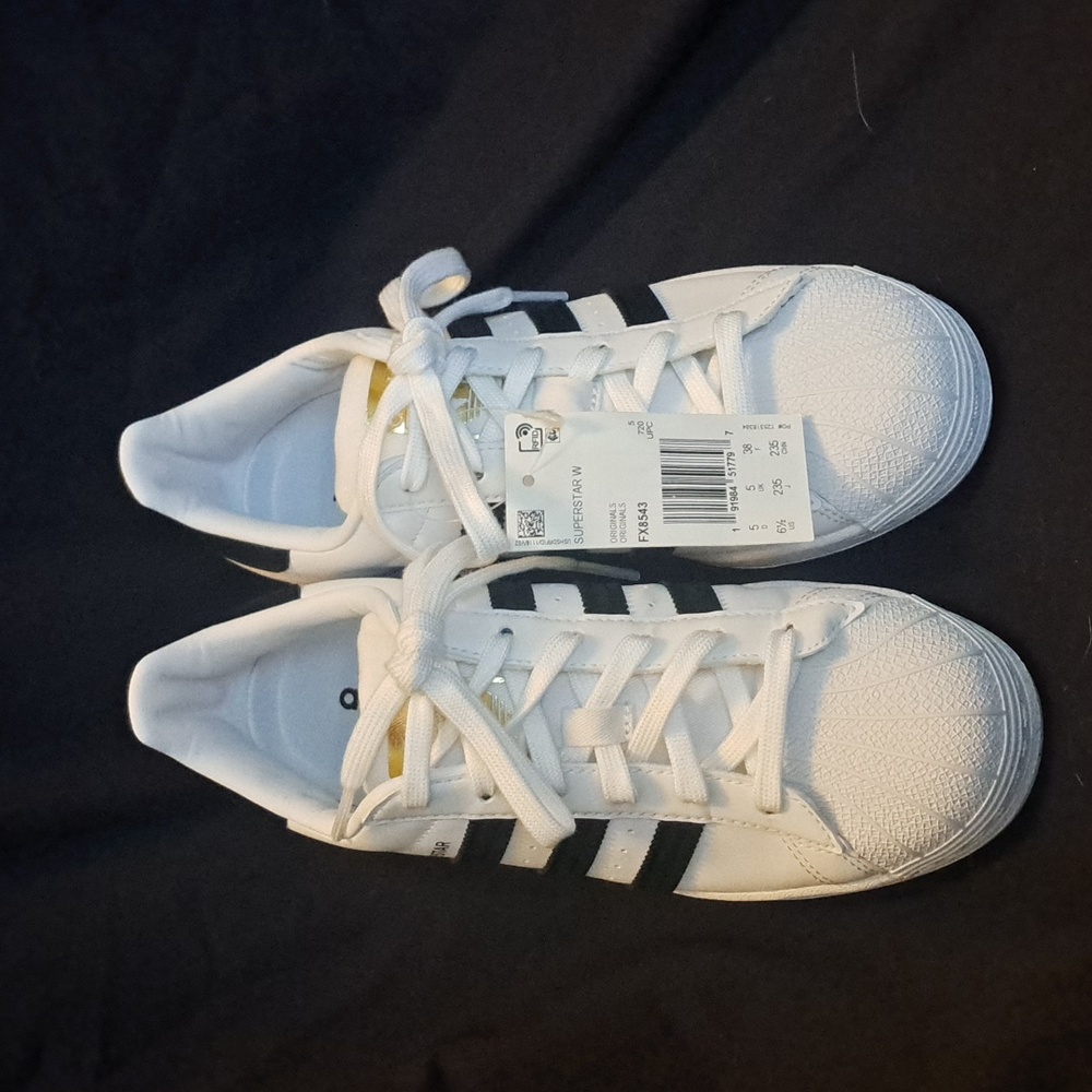 Women's 6.5 Adidas Superstar